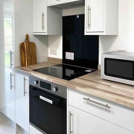 Modern Flat Near Train Station With Free Parking Apartment Cambridge  Ngoại thất bức ảnh