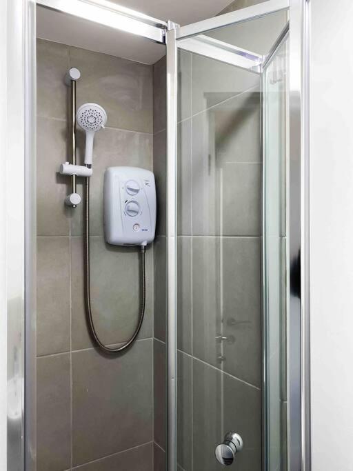 Modern Flat Near Train Station With Free Parking Apartment Cambridge  Ngoại thất bức ảnh