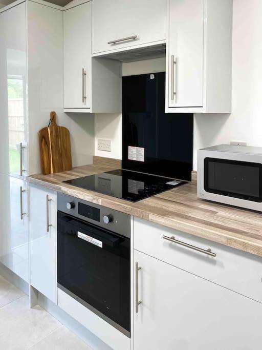 Modern Flat Near Train Station With Free Parking Apartment Cambridge  Ngoại thất bức ảnh