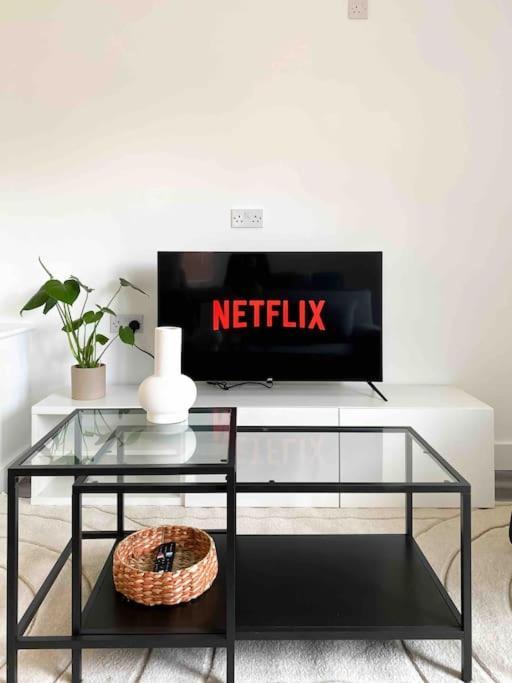 Modern Flat Near Train Station With Free Parking Apartment Cambridge  Ngoại thất bức ảnh