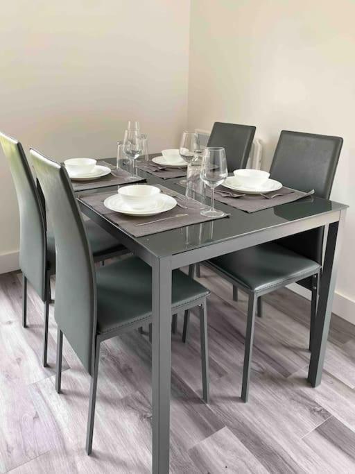 Modern Flat Near Train Station With Free Parking Apartment Cambridge  Ngoại thất bức ảnh